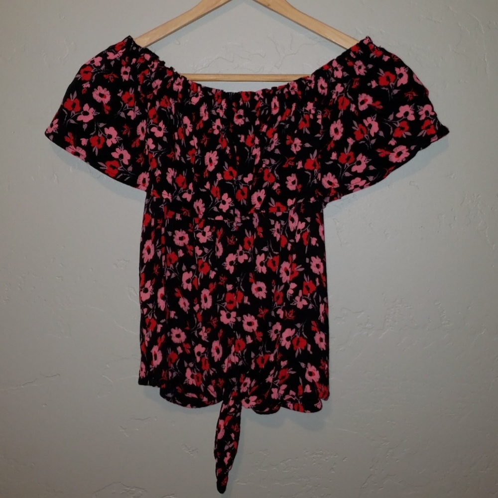 Express off the shoulder floral shirt